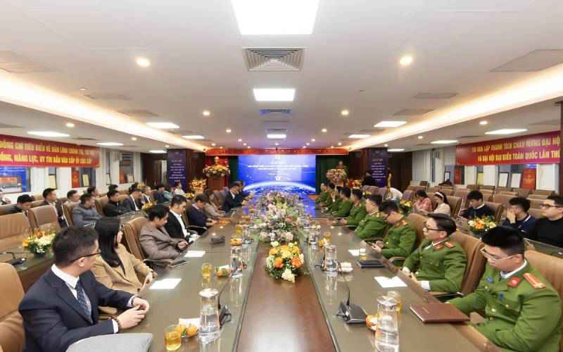 Lãnh Đạo Bộ Công An Và FPT Telecom Tham Dự Lễ Ký Kết